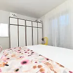 Downtown Maar Apartment Trogir