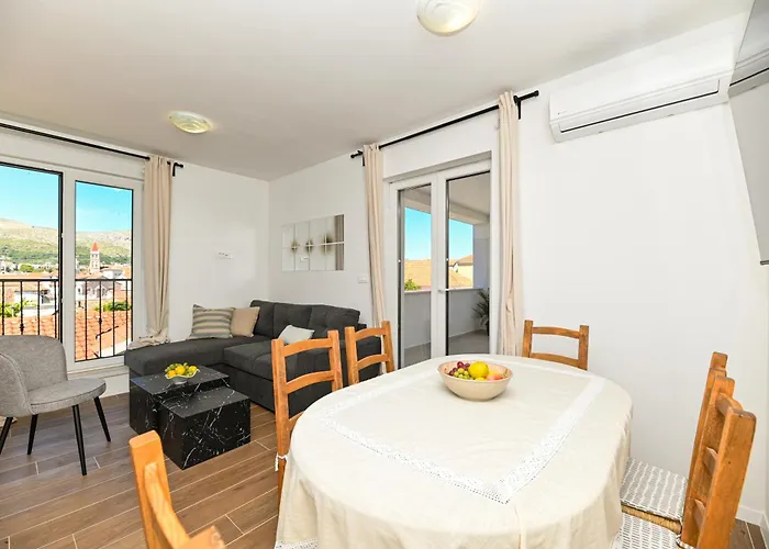 アパート Downtown Maar トロギール