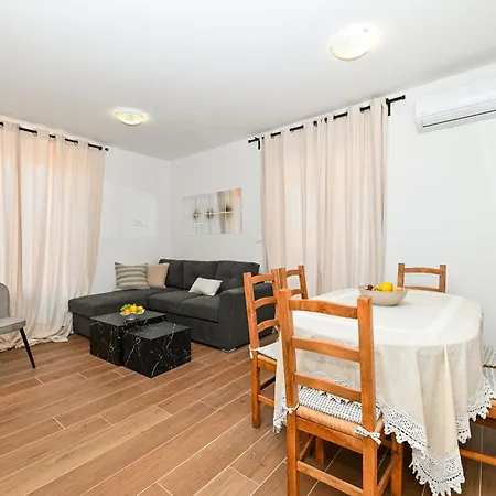 Downtown Maar * Trogir