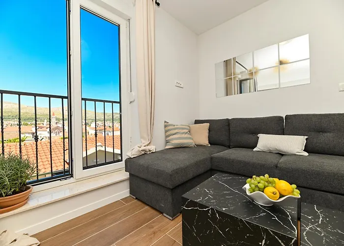 Downtown Maar شقة تروغير