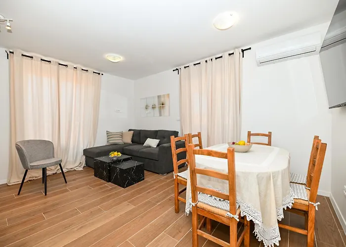 Downtown Maar * تروغير